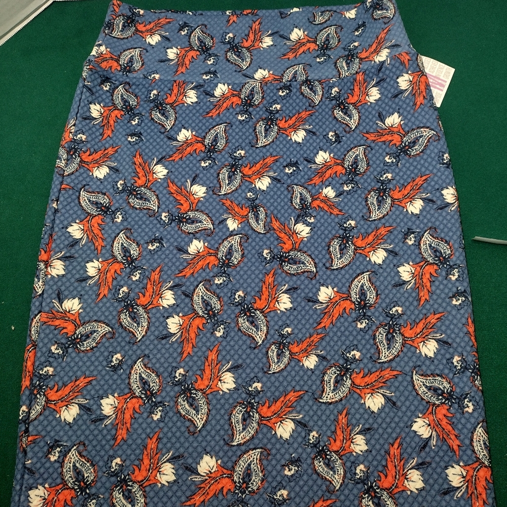 LulaRoe Cassie Medium Women's Skirt NWT New Ladies